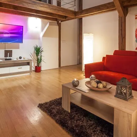Amazing Charles Bridge Apartman *